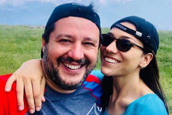 Salvini alla festa della Lega con la fidanzata