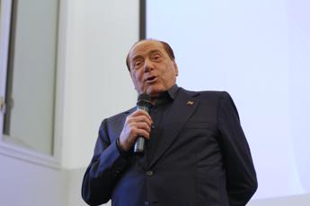 Berlusconi ancora positivo: rinviata udienza Ruby ter