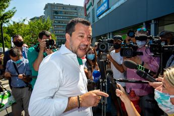 Salvini: Lucarelli butta il figlio in pasto ai giornali