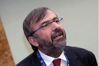 Commissario Calabria, Zuccatelli: Creata situazione macchiettistica