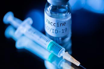 Vaccino covid, ecco il piano: prime dosi 23 gennaio