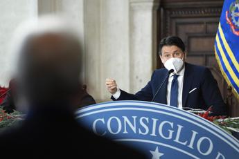 Conte 'respinge' ultimatum: Se c'è crisi vado in Parlamento