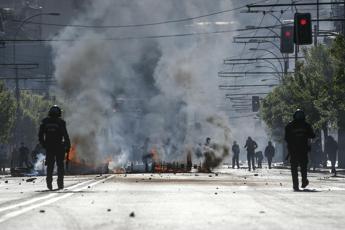 Ancora scontri in Cile, Piñera: Siamo in guerra