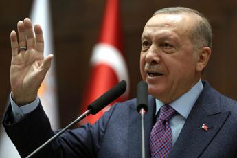 Coronavirus, Erdogan dona 7 mesi di stipendio