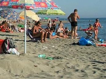 Roma Notturni A Ostia Chiuse 6 Spiagge Libere Su 11 Uno